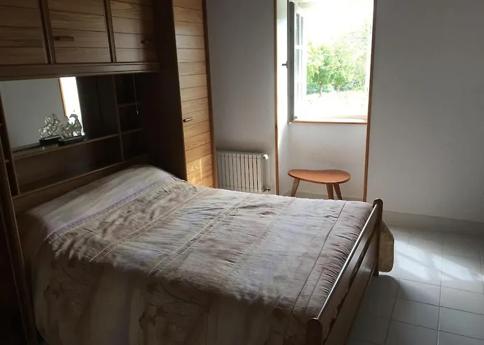 Holiday home Maison Spacieuse Tranquille Et Calme Pmr Possible