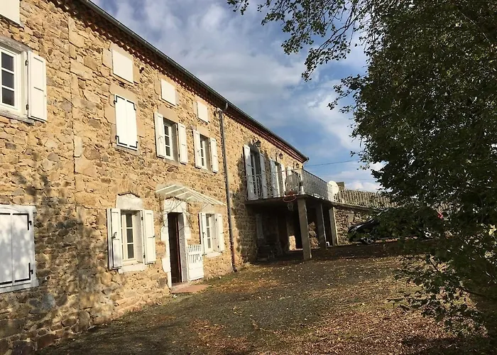 Maison Spacieuse Tranquille Et Calme Pmr Possible Holiday home Cronce